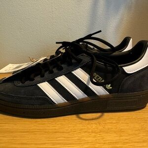 NWT adidas handball special core black
